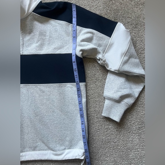 Men’s Reigning Champ Mid Weight Pull Over | Size small - Picture 9 of 9